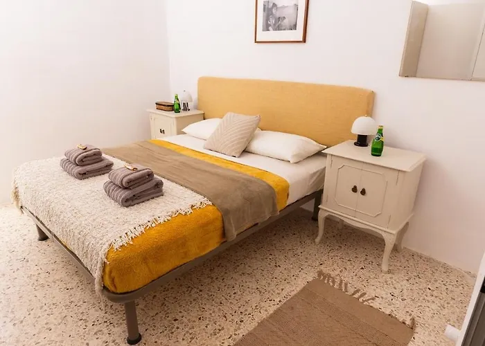 Apartment Boulevard *